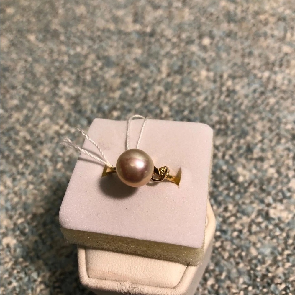 Elegant 925 Silver and Gold Plated Pearl Ring Sz 6.5 Simplistic Dinner Ring